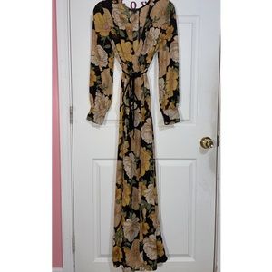 🔶Forever21 contemporary floral maxi dress🔶